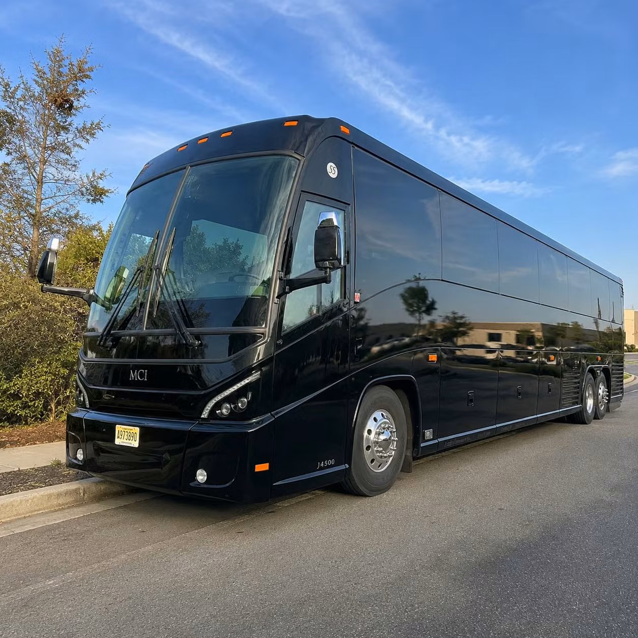 airport transfers and off site parking shuttles for santa monica businesses